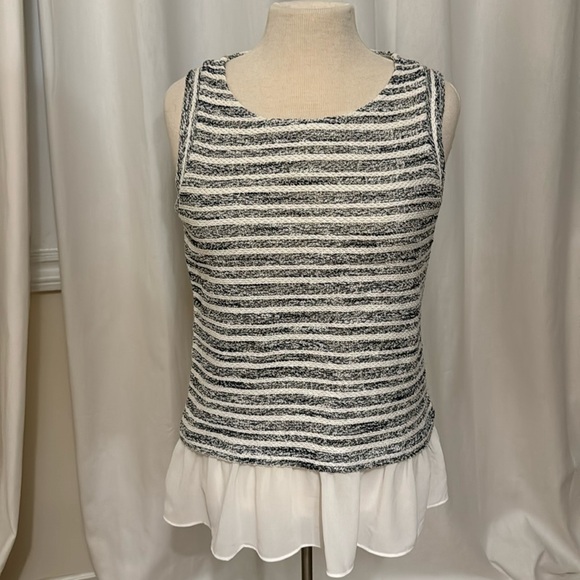 Sleeveless top - Picture 1 of 4